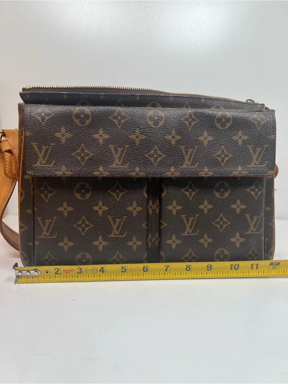 Louis Vuitton Monogram Hudson GM Shoulder Bag Brown Canvas Red Interior Auth